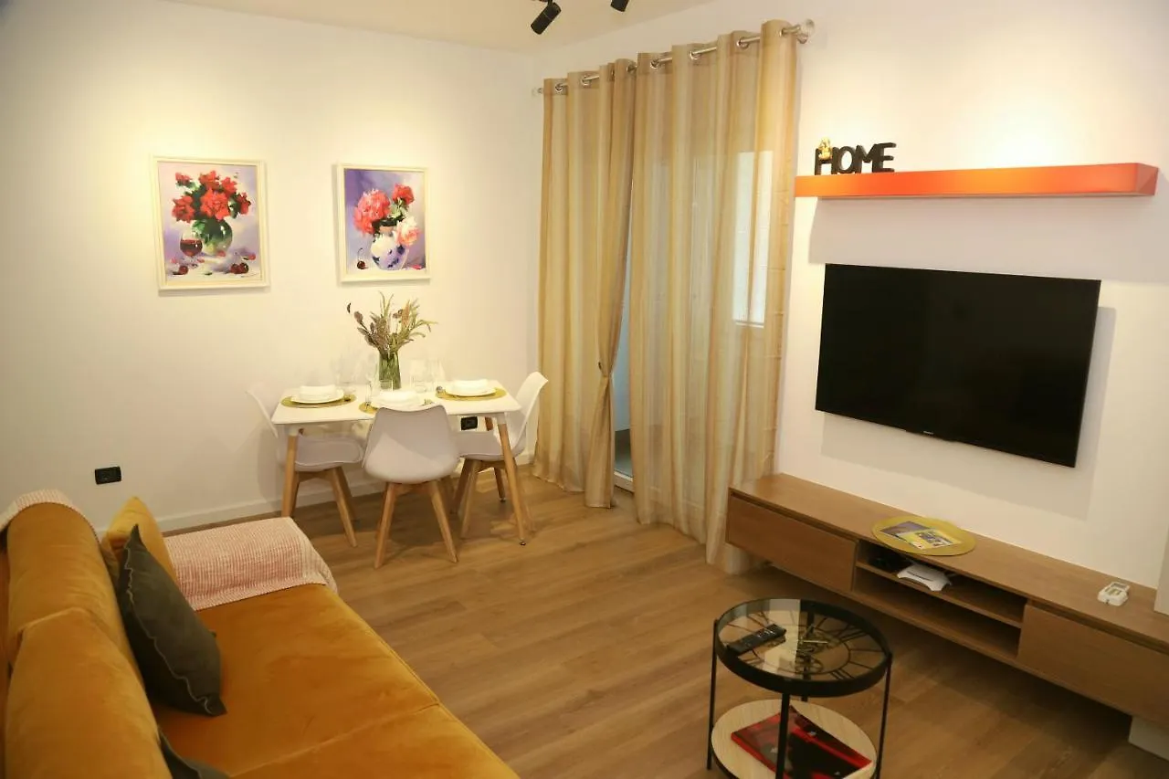Mjolly Apartment 티라나