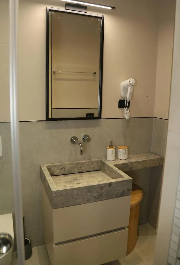 Mjolly Apartment Tirana 0*,  Albanië
